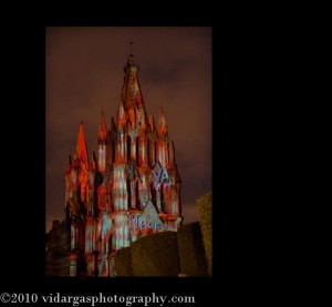  A 20-min sound-and-light show displays the history of Mexico across the stone facade of San Miguel's Parroquia church on weekend nights during the bicentennial celebrations. (Photo courtesy of Ricardo Vidargas)